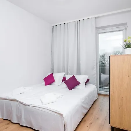 Rose By Renters Lägenhet *