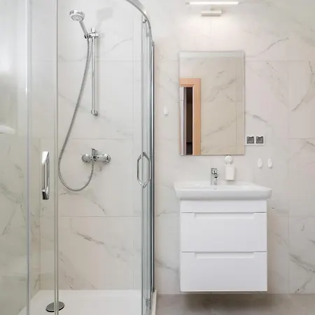 Rose By Renters * Wrocław