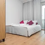 Rose By Renters * Wrocław